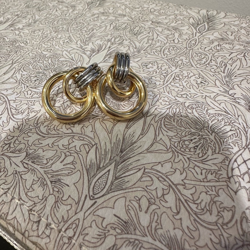 Intricate Cream and Gold Decorative Box - Picture 2 of 2